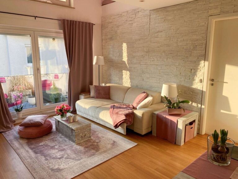 Gemütliche Maisonette direkt an der Nidda mit Balkon & Tiefgarage 2 Wohnbereich