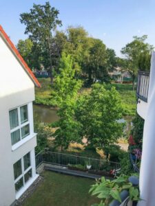 Blick vom Balkon im Sommer