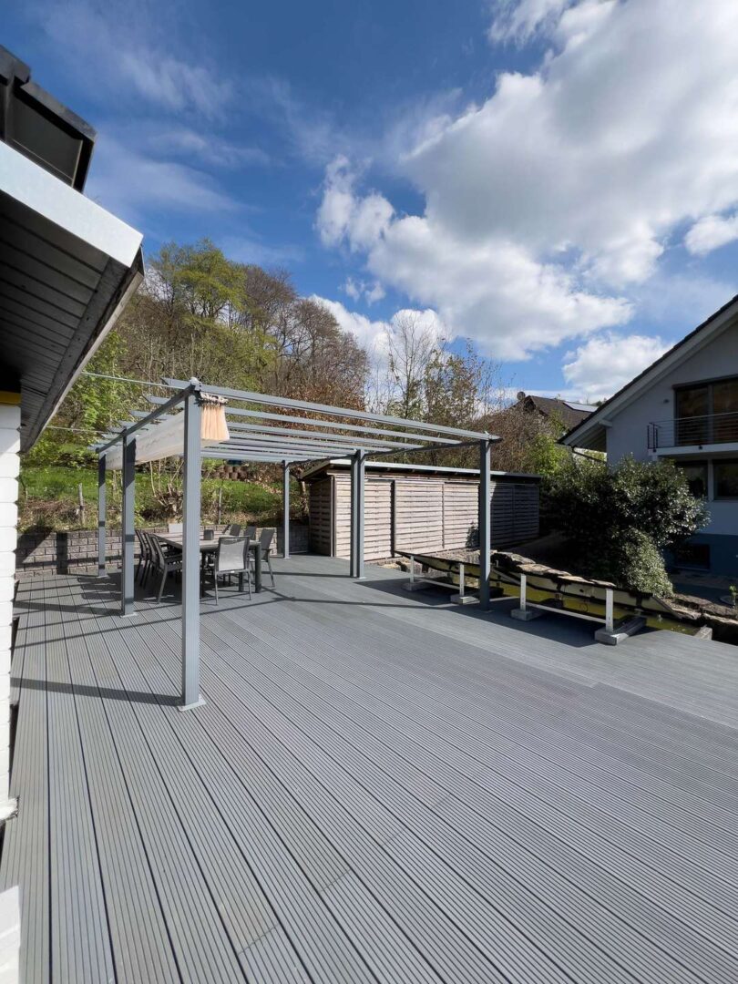 Terrasse am Gartenhaus